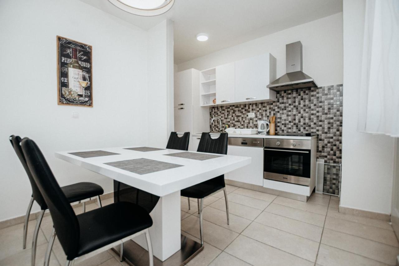 Double And Single S Apartments Zadar Exterior photo
